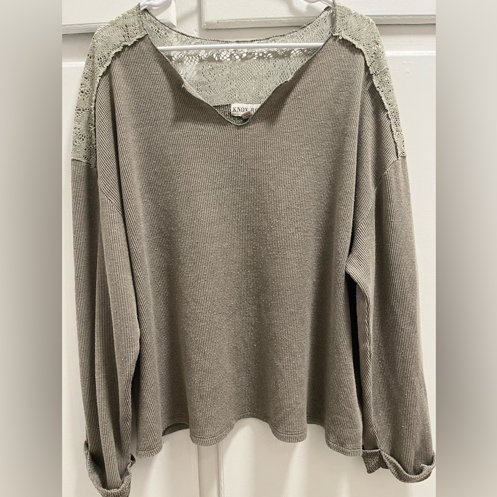 Knox Rose Waffle Knit V-Neck w/ Lace Trim